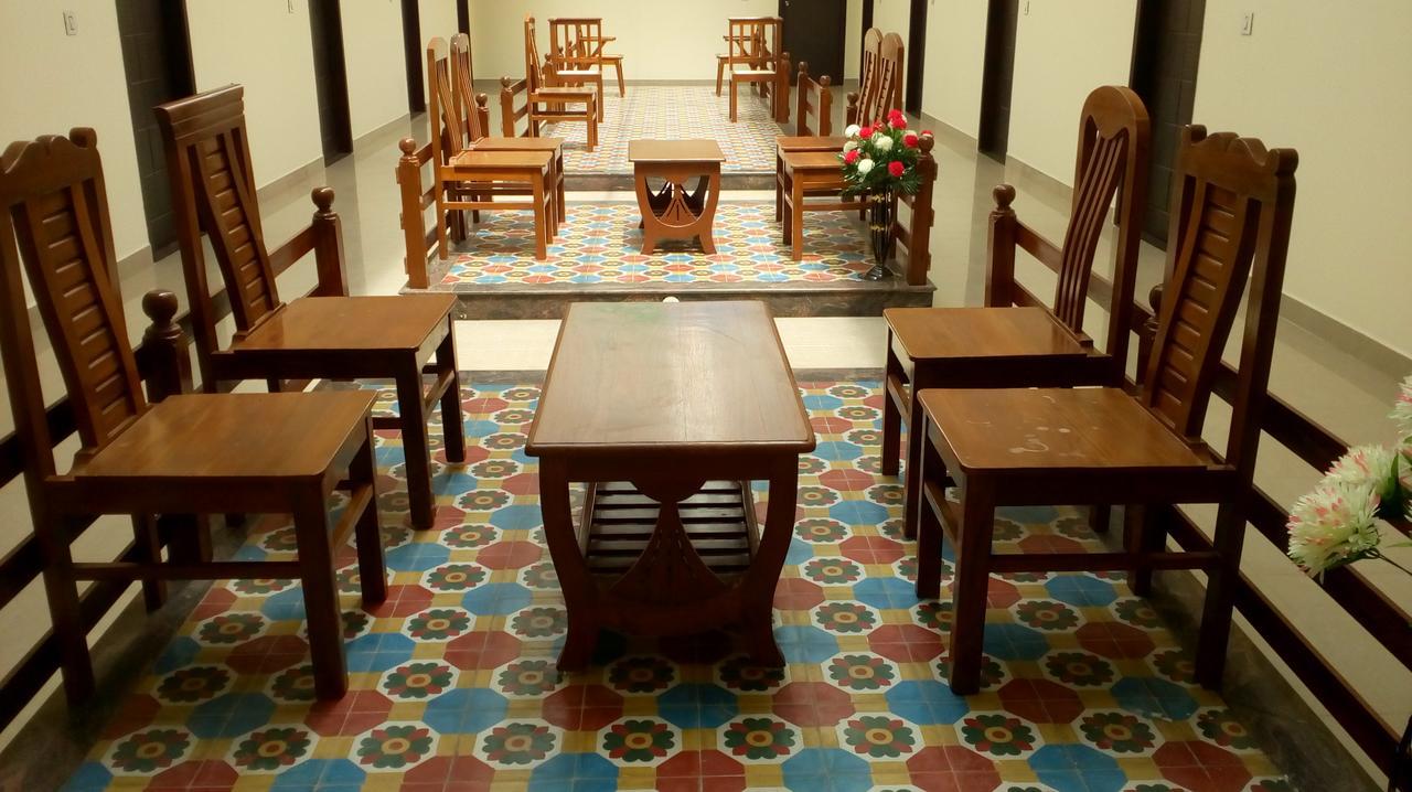 Hotel Meyyappaa Karaikkudi Bagian luar foto
