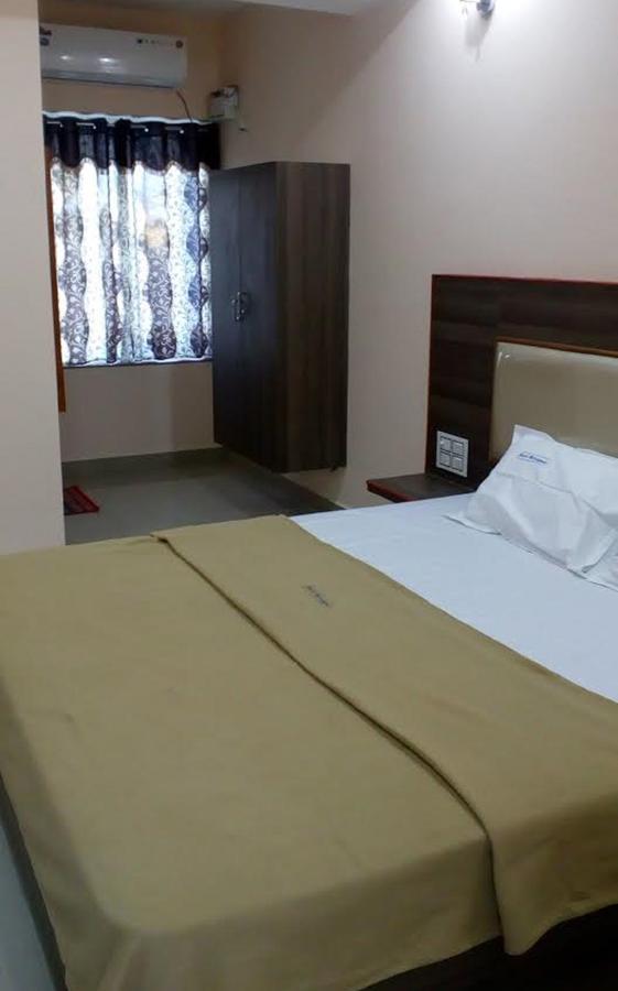 Hotel Meyyappaa Karaikkudi Bagian luar foto